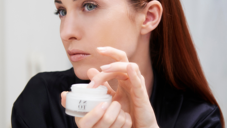 Scopri di più sull'articolo Come avere una bella pelle a prova di nude look